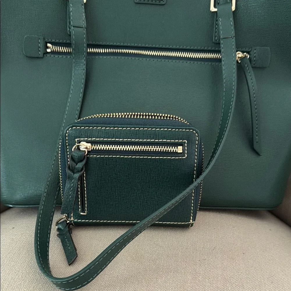 Dooney & Bourke Green Tote Bag and Wallet Set - Picture 10 of 11